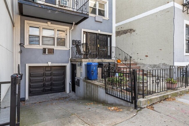 Plus de détails pour 4016 31st Ave, Astoria, NY - Bureau/Médical à louer