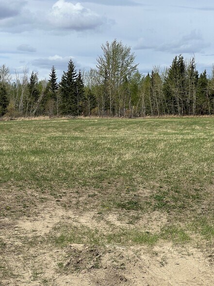 Plan: 9720341 Lot: 3, Grande Prairie, AB à vendre - Photo du bâtiment - Image 2 de 10