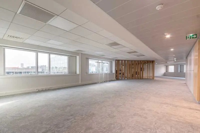 19-25 Rue Leblanc, Paris for lease Interior Photo- Image 1 of 6