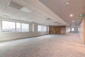 19-25 Rue Leblanc, Paris for lease Interior Photo- Image 1 of 6