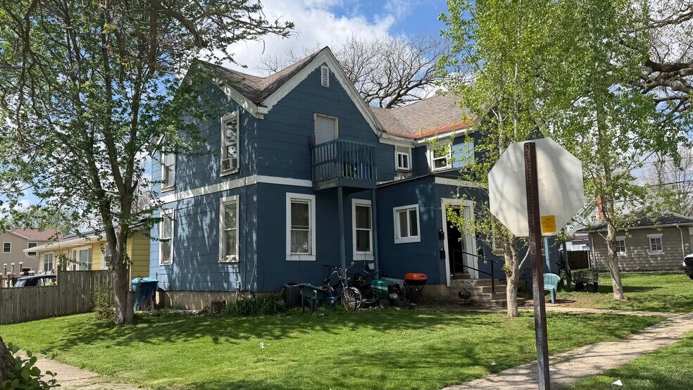 103 N Division St, Pontiac, IL à vendre - Photo du bâtiment - Image 1 de 5