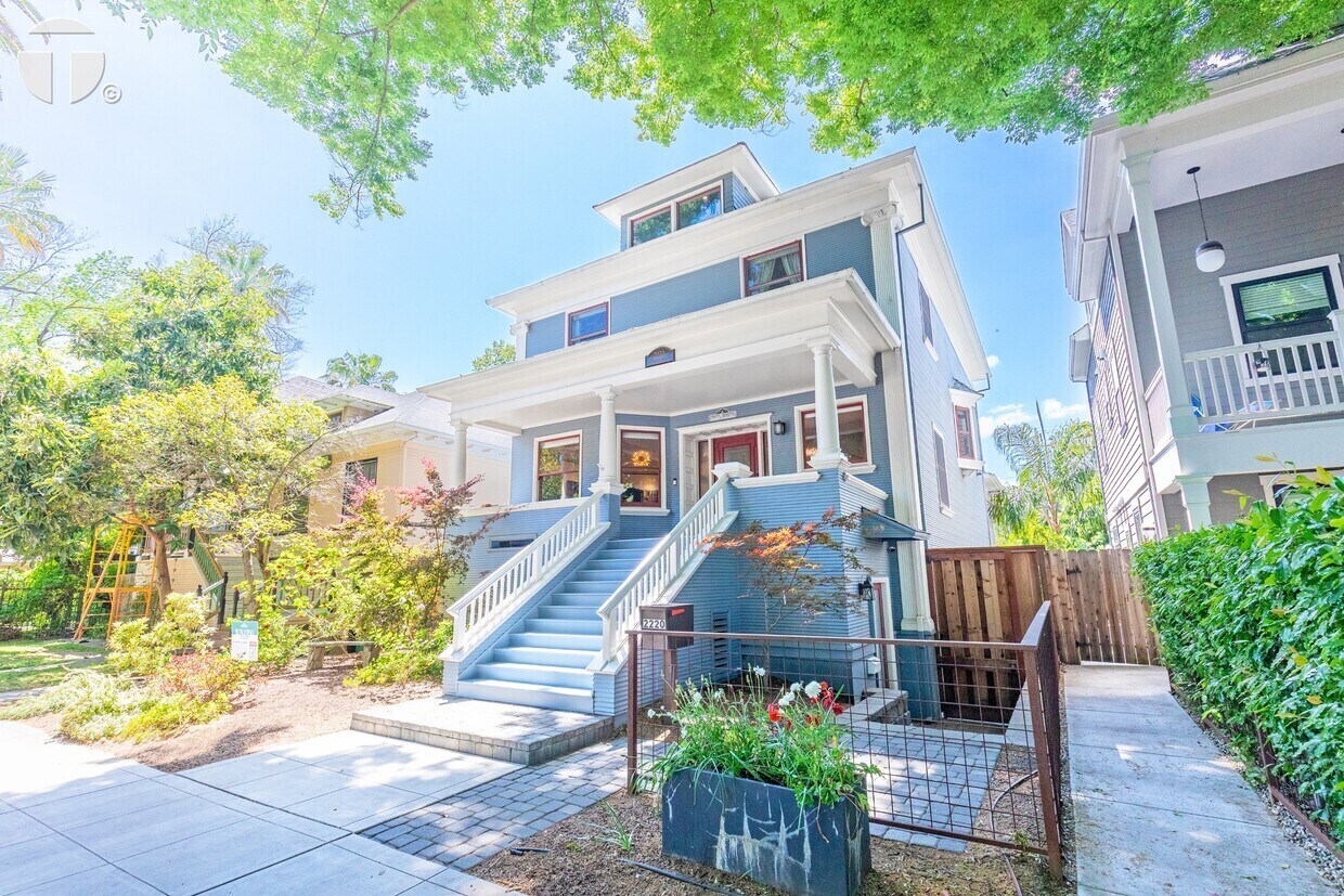 2220 Capitol Ave, Sacramento, CA à vendre Photo principale- Image 1 de 1
