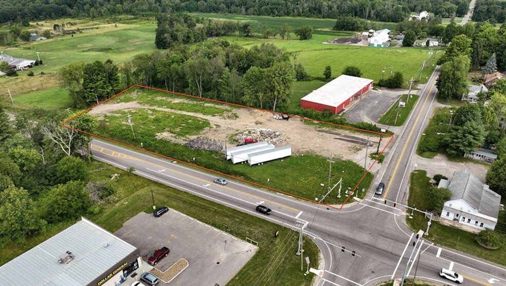 17740 Claridon Troy Rd, Burton, OH for sale - Building Photo - Image 3 of 5