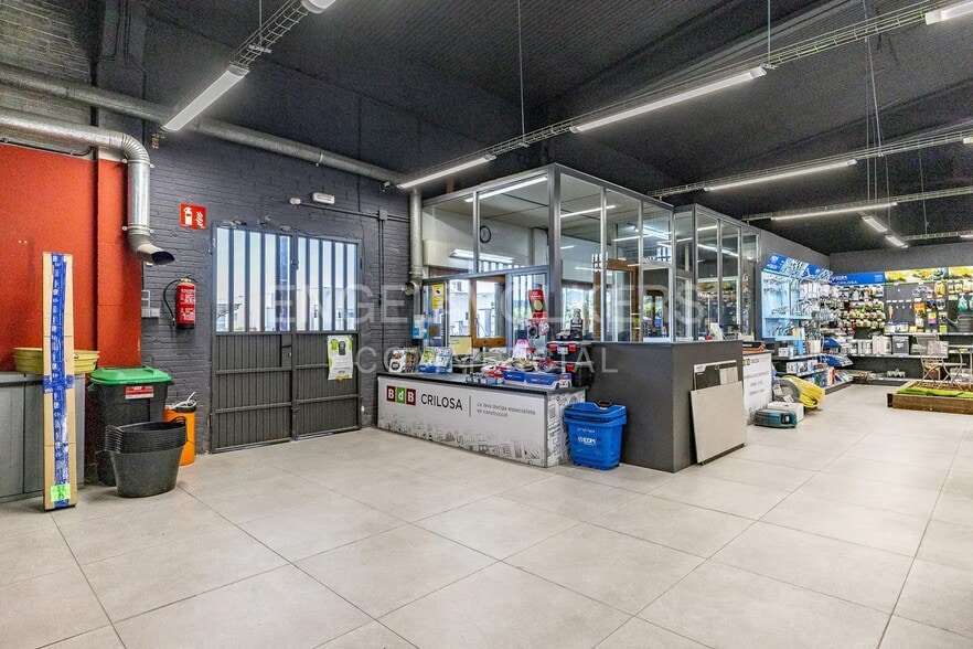 Retail in Manresa, Barcelona for sale - Interior Photo - Image 3 of 6