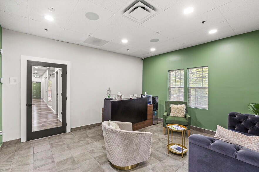 14203 Park Center Dr, Laurel, MD à louer - Photo du bâtiment - Image 2 de 40