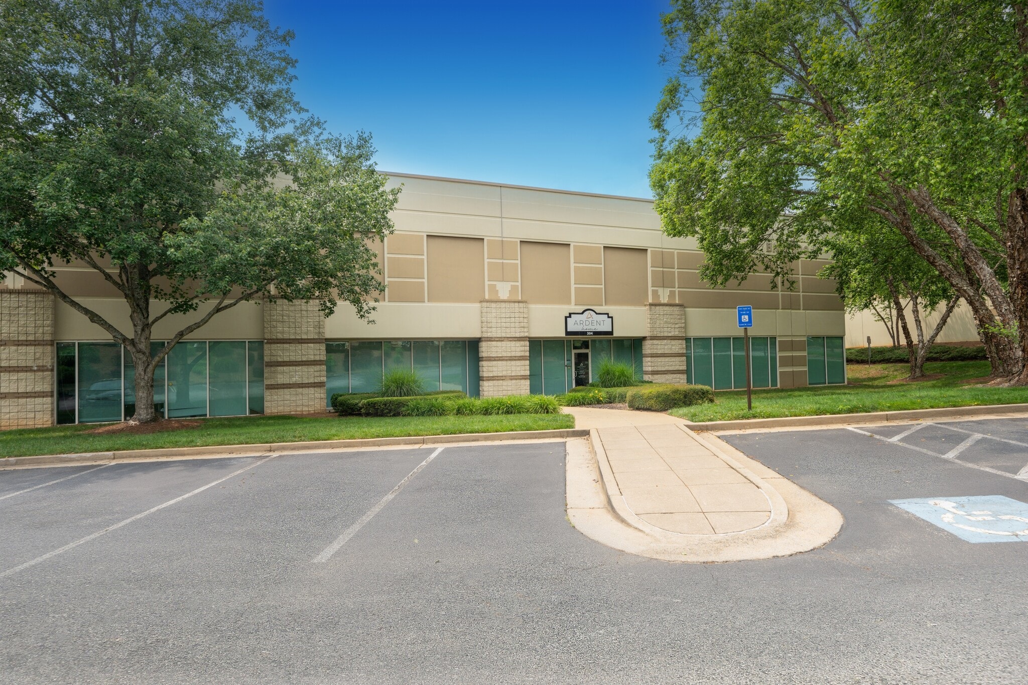95 Chastain Rd NW, Kennesaw, GA for lease Building Photo- Image 1 of 2