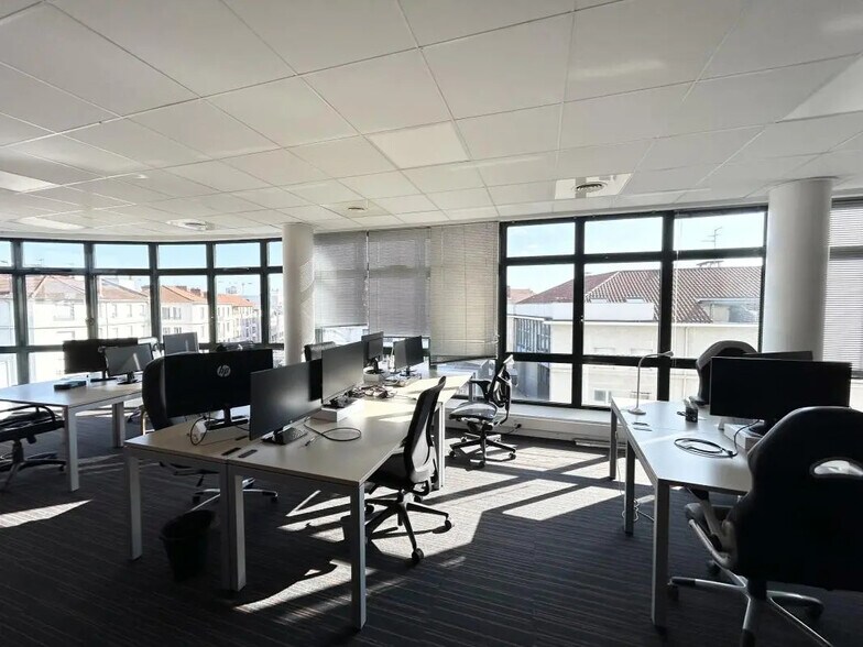 2 Avenue Lacassagne, Lyon for lease - Interior Photo - Image 3 of 9