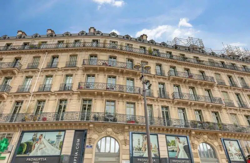 Bureau dans Paris à louer - Photo du bâtiment - Image 1 de 8