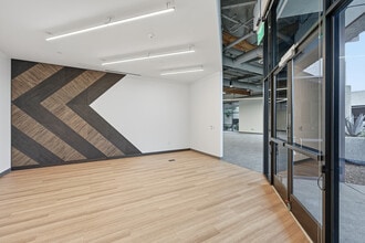 6815 Flanders Dr, San Diego, CA for lease Interior Photo- Image 2 of 8