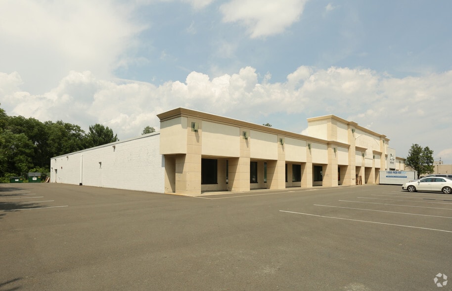 20 Wolf Rd, Albany, NY à louer - Photo du bâtiment - Image 3 de 10