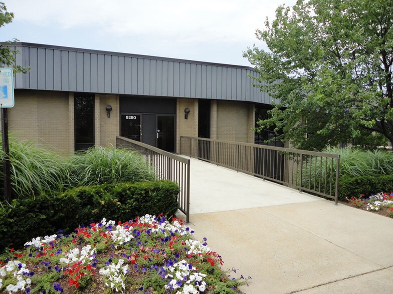 9234-9298 Gaither Rd, Gaithersburg, MD à louer - Photo du bâtiment - Image 3 de 8