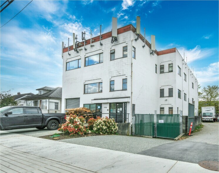 5526 Dorset St, Burnaby, BC à vendre - Photo du bâtiment - Image 1 de 9
