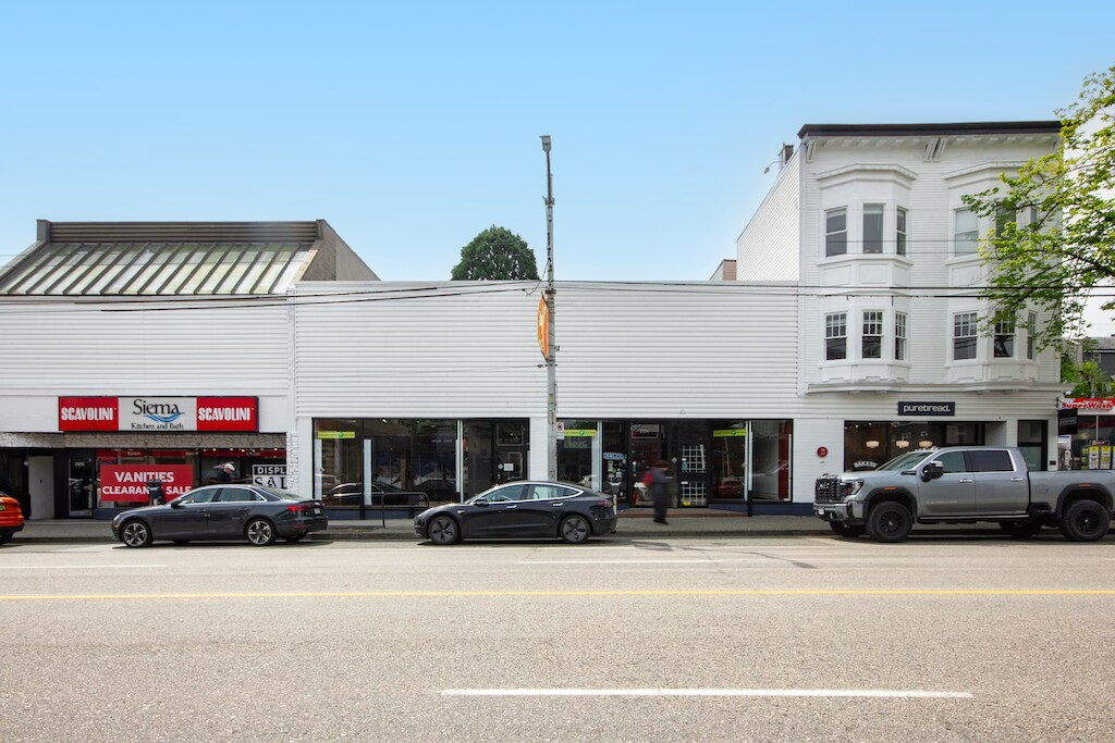 1856 W 4th Ave, Vancouver, BC à louer Photo du bâtiment- Image 1 de 2
