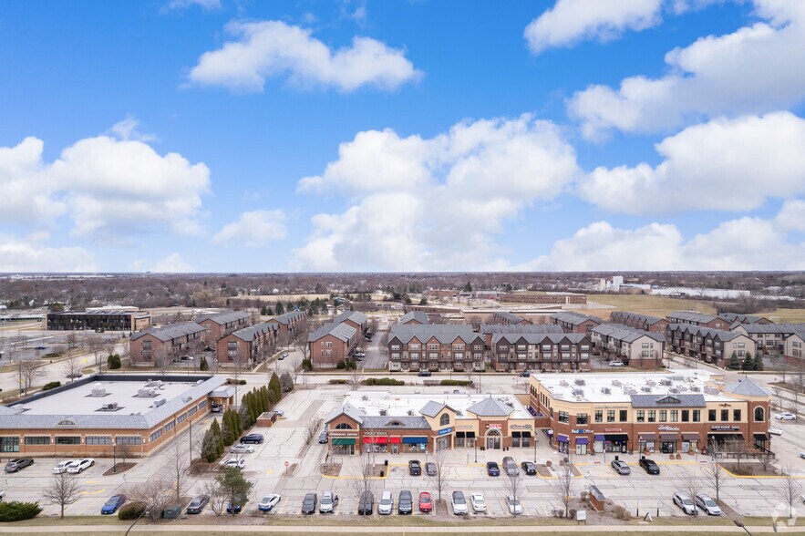 271-281 W Townline Rd, Vernon Hills, IL à louer - Aérien - Image 3 de 3