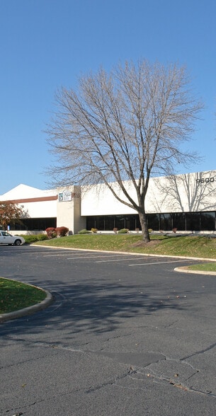 9600 76th St W, Eden Prairie, MN for sale - Building Photo - Image 3 of 5