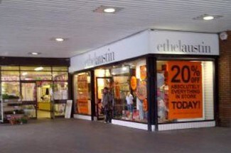 Plus de détails pour 28-30 Brook Sq, Rugeley - Commerce de détail à louer