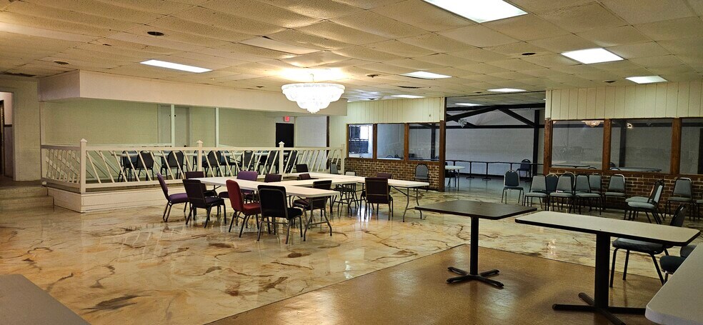 302 W Colonial Trail Hwy, Blackstone, VA à louer - Photo du bâtiment - Image 3 de 33