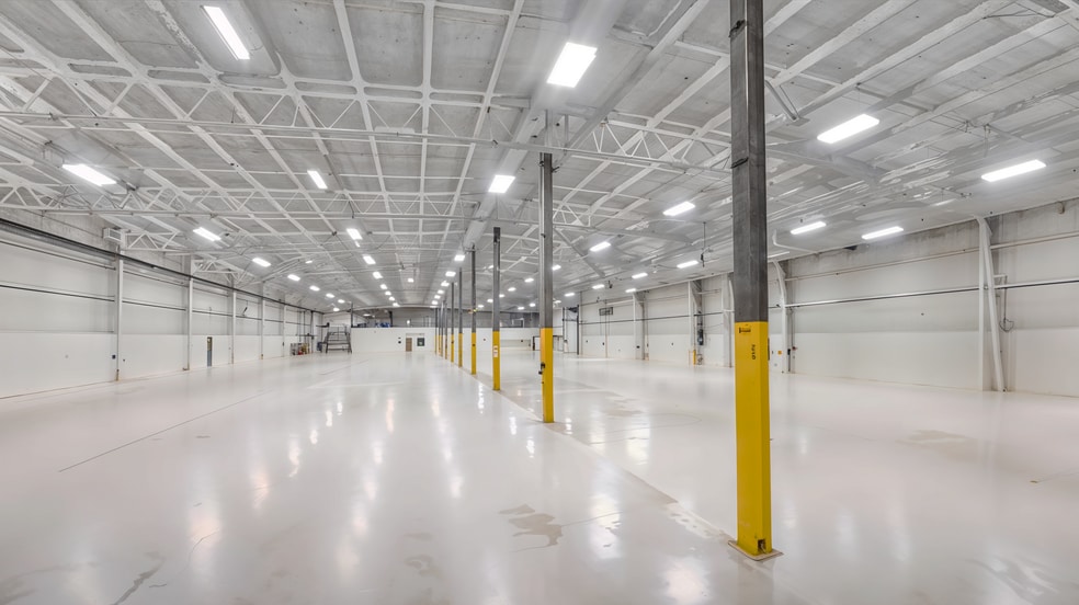 8400 Ronda Dr, Canton, MI for lease - Interior Photo - Image 3 of 38