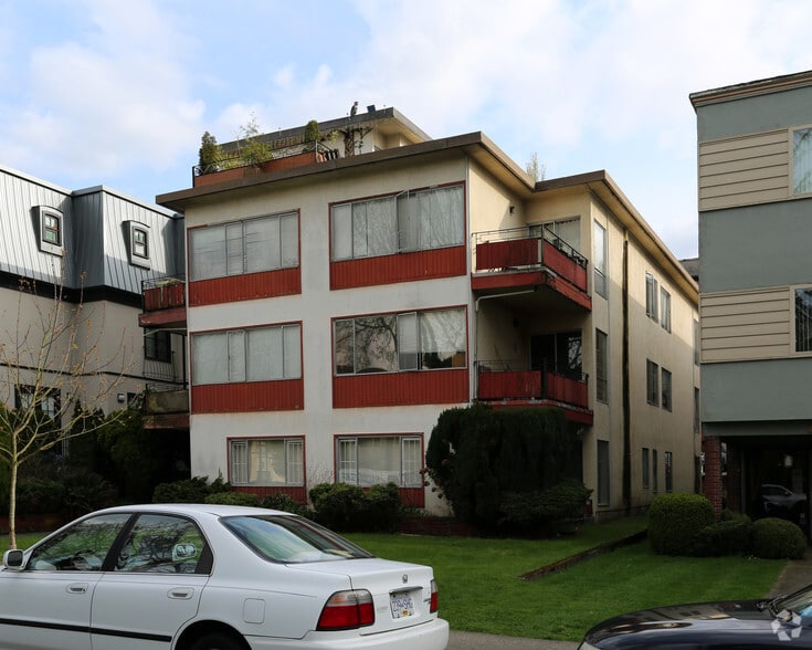 1316 W 14th Ave, Vancouver, BC for sale - Primary Photo - Image 1 of 3
