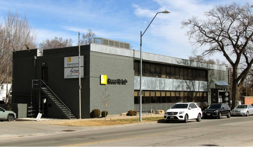 114 W Gregory Blvd, Kansas City, MO for lease - Building Photo - Image 1 of 2