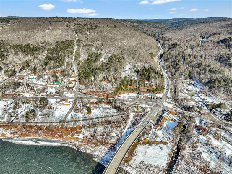 25 State Route 55, Barryville, NY à vendre - Photo du bâtiment - Image 3 de 24