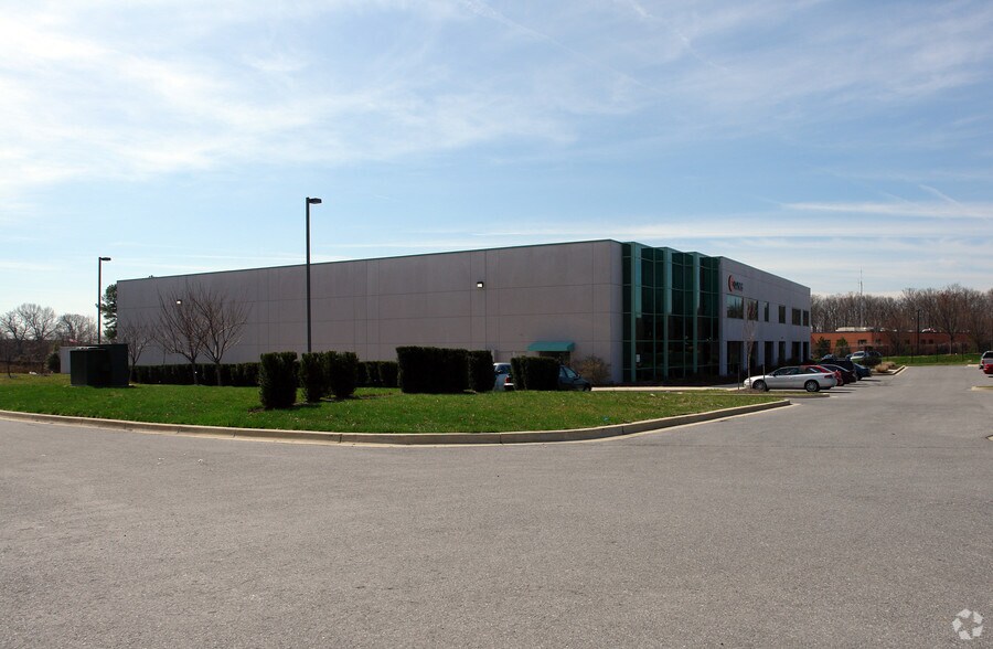 12006 Plum Orchard Dr, Silver Spring, MD à louer - Photo du bâtiment - Image 3 de 4