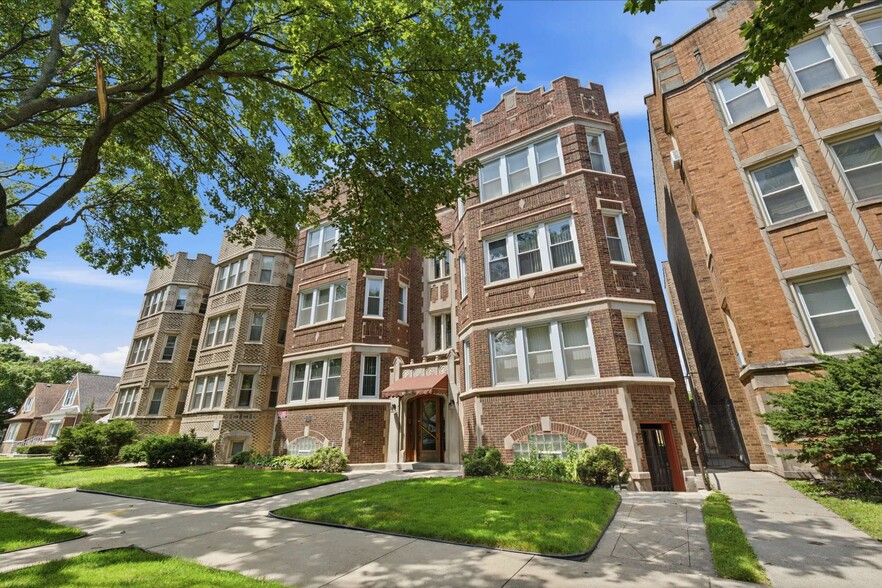 8138 S Calumet Ave, Chicago, IL à vendre - Photo du bâtiment - Image 2 de 19