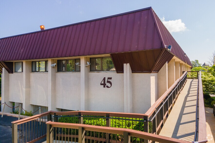 45 Darby Rd, Paoli, PA à louer - Photo du bâtiment - Image 2 de 8