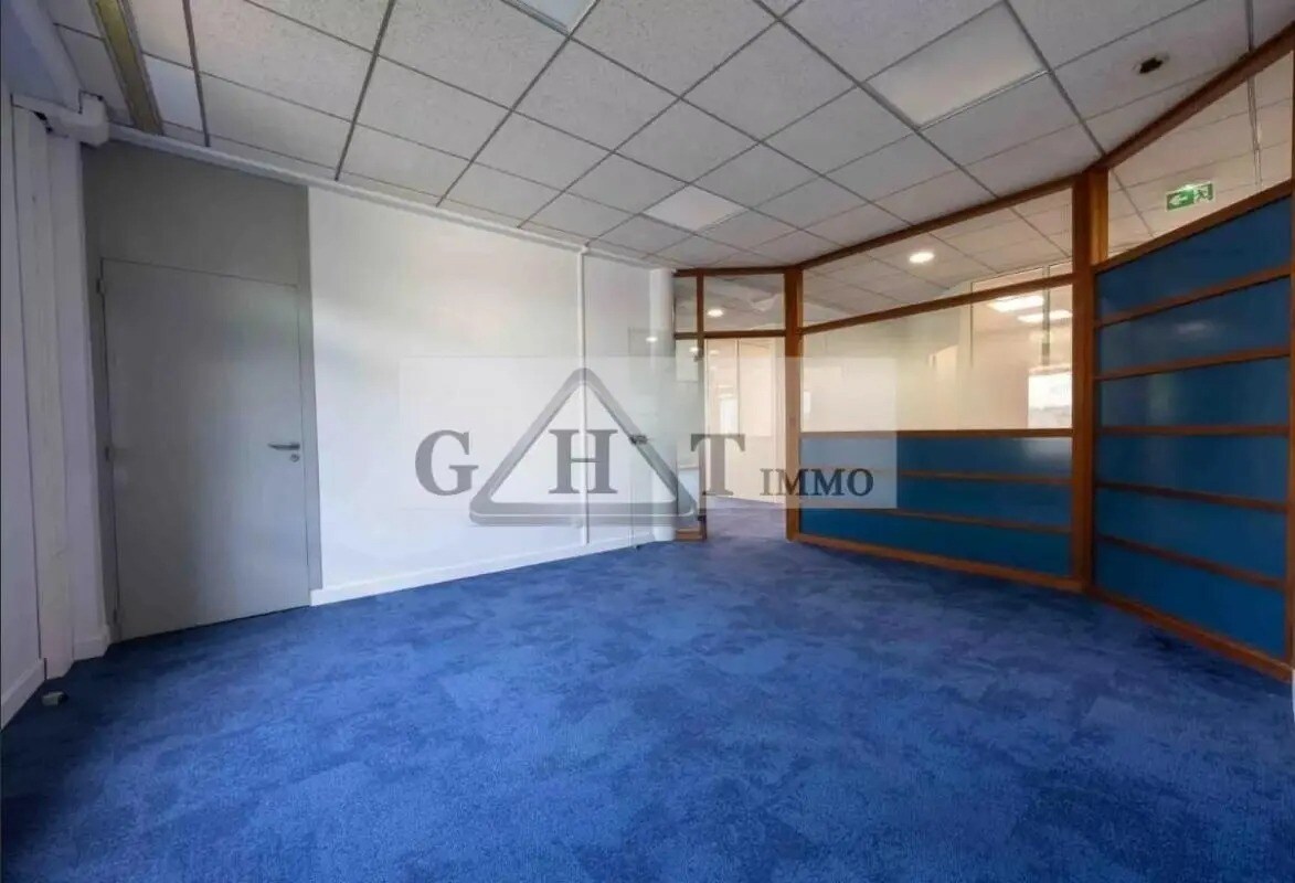 Industrial in Lagny-sur-Marne for lease Interior Photo- Image 1 of 8