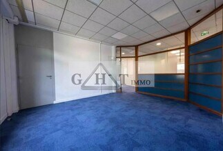 Industrial in Lagny-sur-Marne for lease Interior Photo- Image 1 of 8