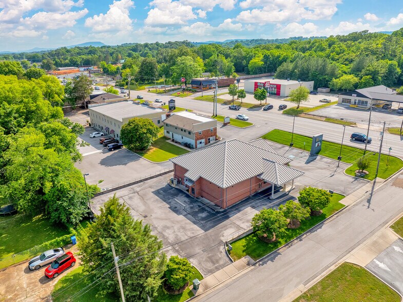 4712 Hixson Pike, Hixson, TN à vendre - Photo du bâtiment - Image 2 de 25