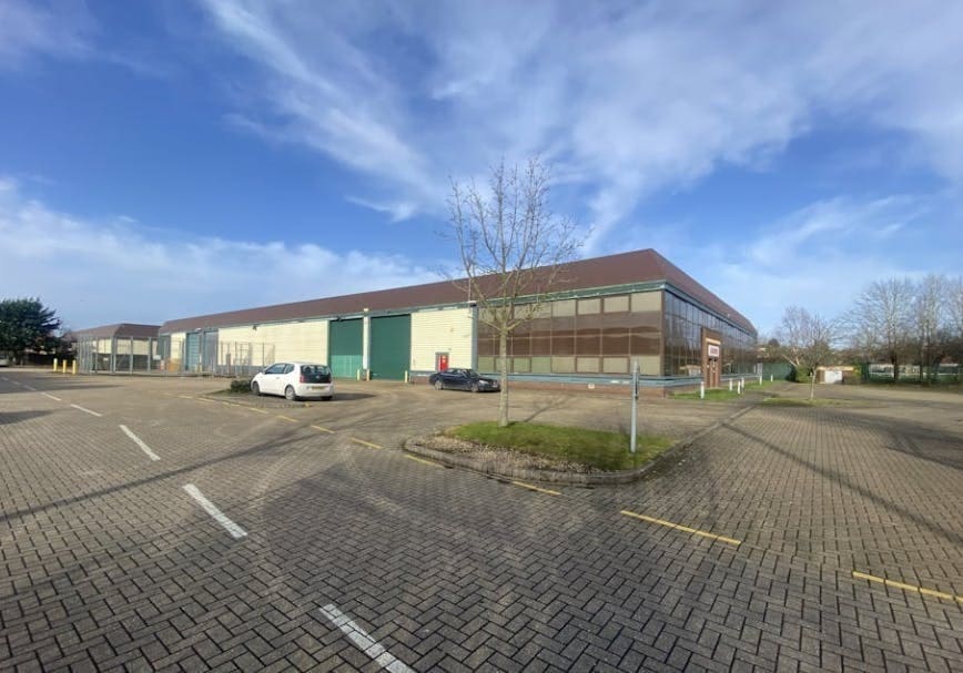 552 Fairlie Rd, Slough for lease Building Photo- Image 1 of 11