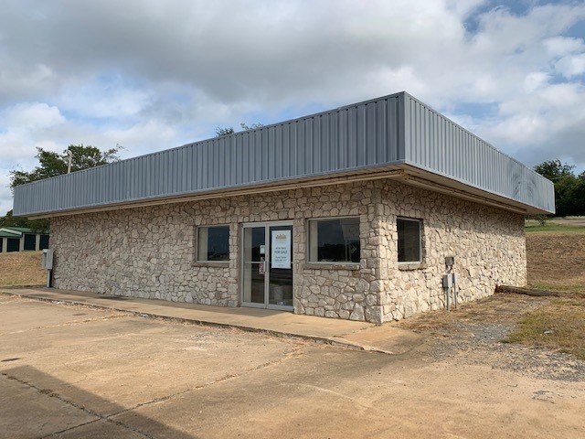 400 W Highway 70, Kingston, OK à vendre - Photo du bâtiment - Image 1 de 1