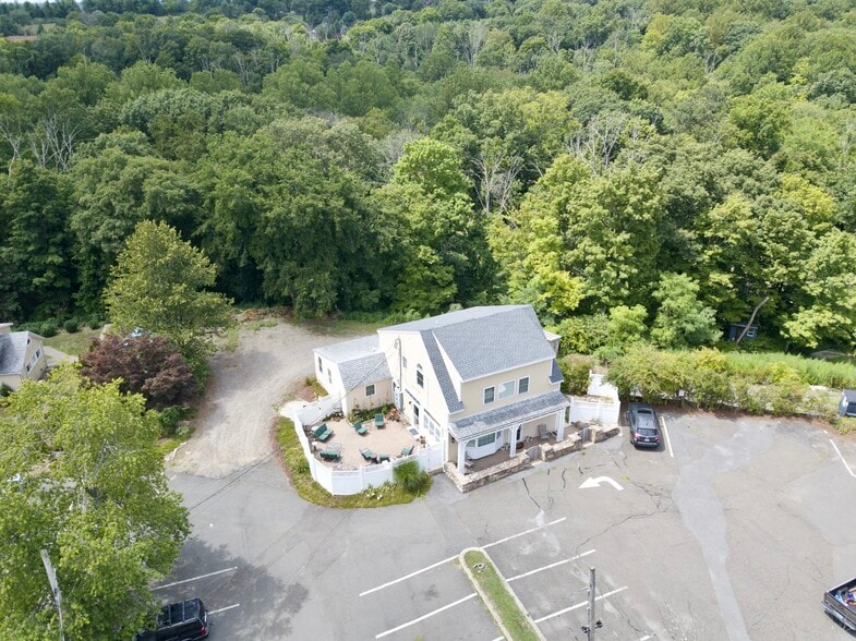 109 Black Rock Tpke, Redding, CT à vendre - Photo principale - Image 1 de 27