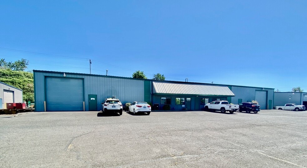 9125-9145 SE 64th Ave, Portland, OR for lease - Building Photo - Image 1 of 1