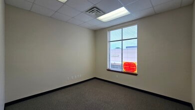 1 E Central Ave, Temple, TX for lease Interior Photo- Image 2 of 2