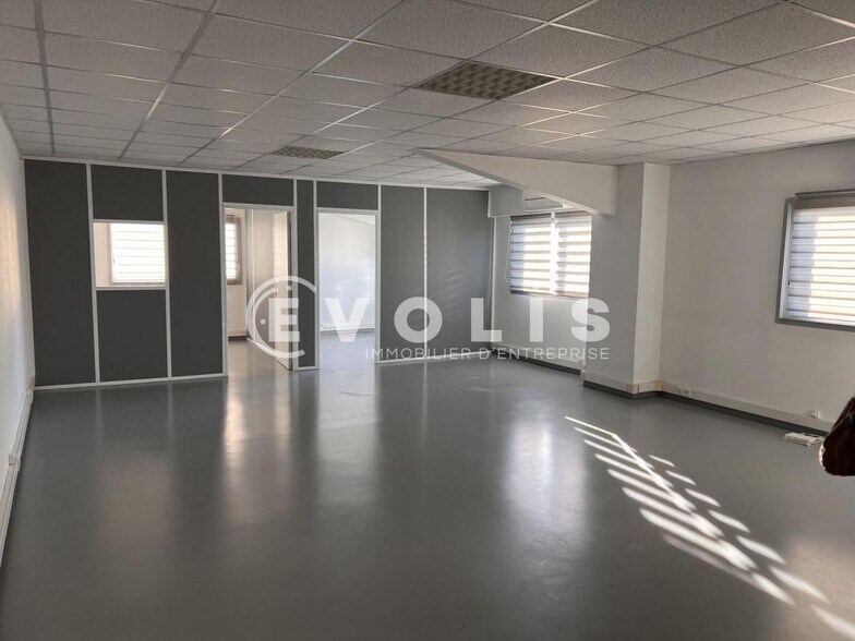 Office in Mérignac for lease - Interior Photo - Image 2 of 5