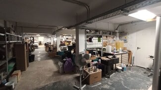 Plus de détails pour Multi-résidentiel à vendre