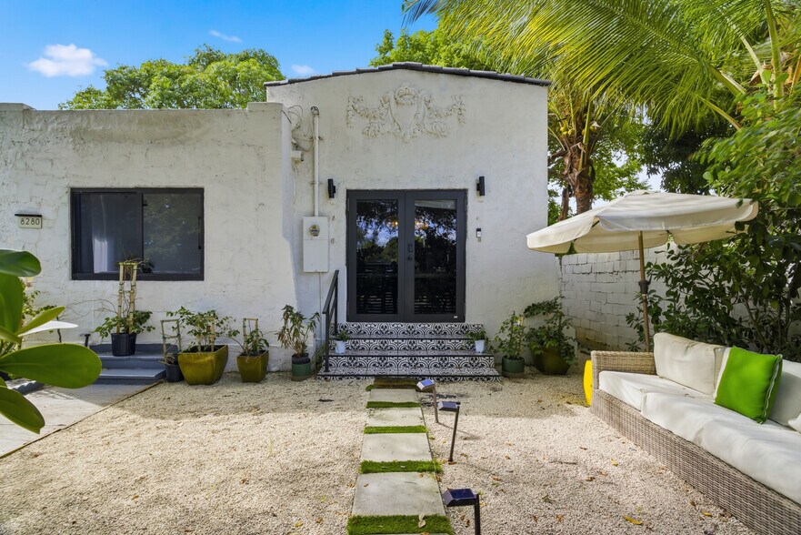 8270-8280 NE 1st Pl, Miami, FL à vendre - Photo du bâtiment - Image 2 de 31