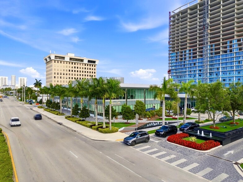 1006 Hallandale Beach Blvd, Hallandale Beach, FL à vendre - Photo du bâtiment - Image 1 de 23