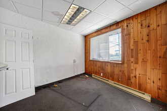 10123 Av De L'hôtel-De-Ville, Montréal, QC for lease Interior Photo- Image 2 of 17