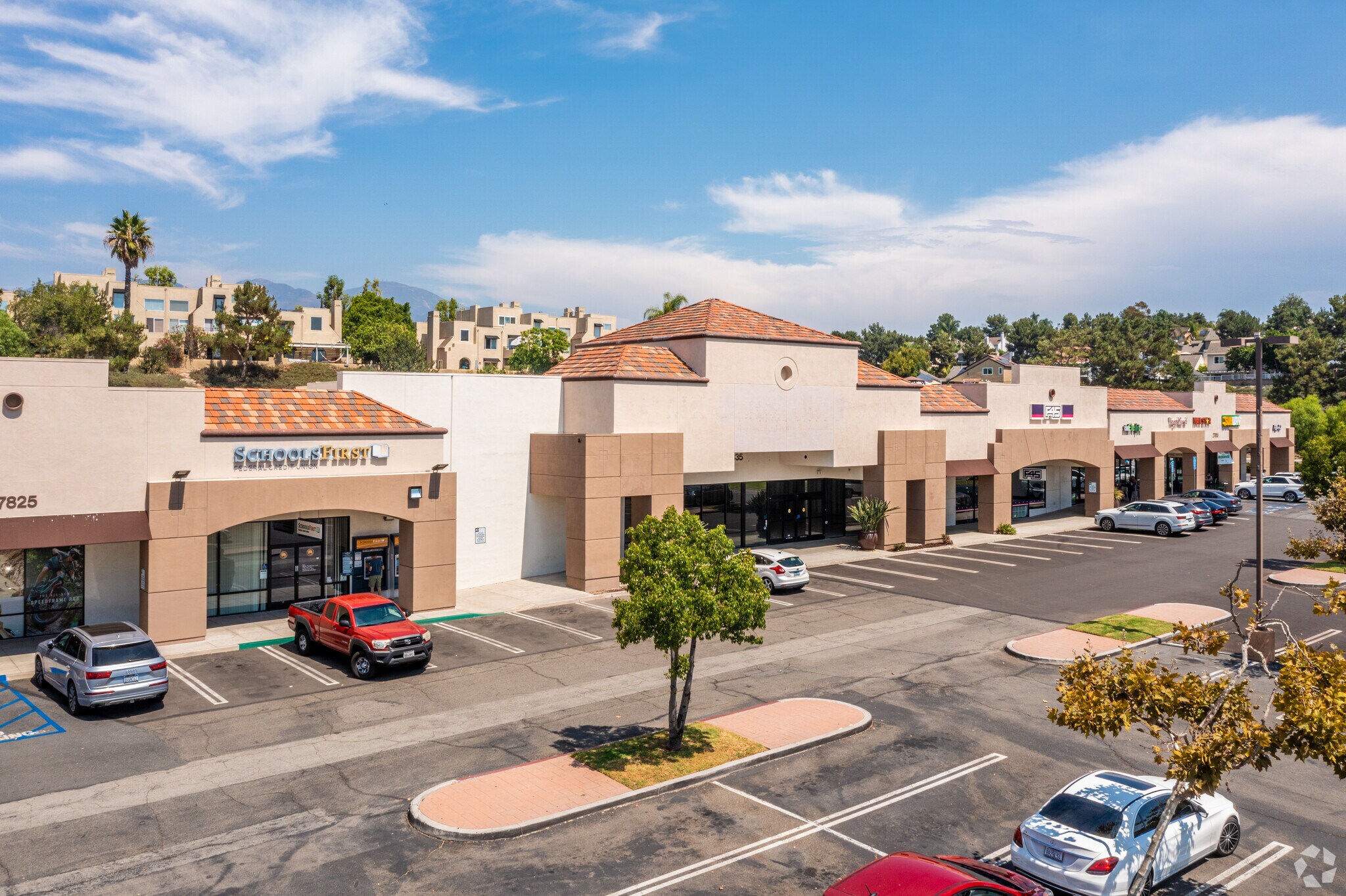 27785-27865 Santa Margarita Pky, Mission Viejo, CA à louer Photo du bâtiment- Image 1 de 6