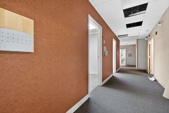 1111 Delafield St, Waukesha, WI à louer Photo intérieure- Image 2 de 11