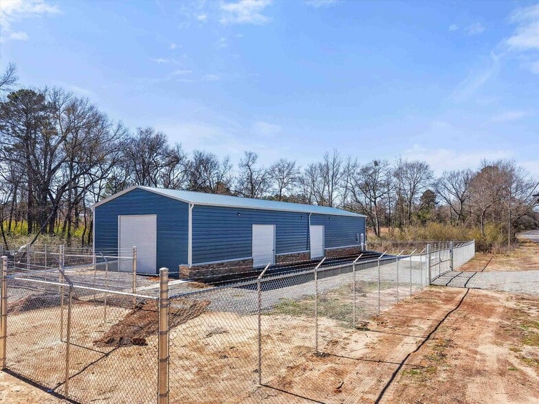 1067 Old Highway 135 hwy, Kilgore, TX for lease - Building Photo - Image 2 of 13