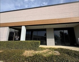 8113 Ridgepoint Dr, Irving, TX for lease Building Photo- Image 1 of 12