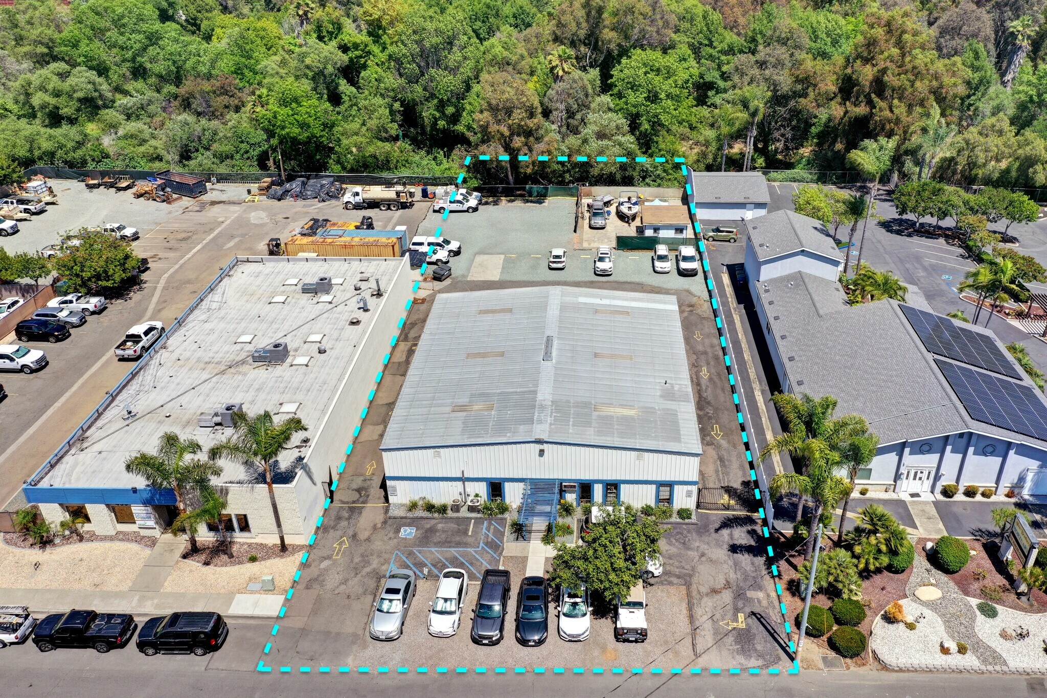 445 N Twin Oaks Valley Rd, San Marcos, CA à vendre Photo du bâtiment- Image 1 de 1