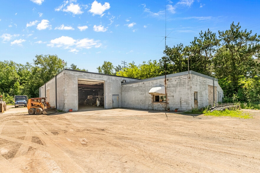 8303 216th St N, Forest Lake, MN à vendre - Photo du bâtiment - Image 3 de 24