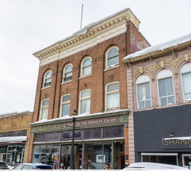 942-944 2nd Av E, Owen Sound, ON for sale - Primary Photo - Image 1 of 1