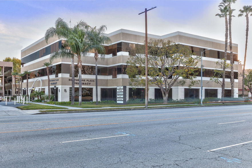 18350 Roscoe Blvd, Northridge, CA for lease - Building Photo - Image 3 of 11