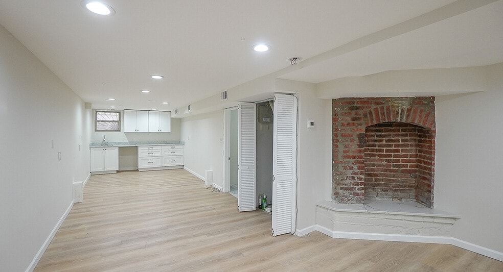37 Florida Ave NE, Washington, DC à vendre - Photo du bâtiment - Image 3 de 8
